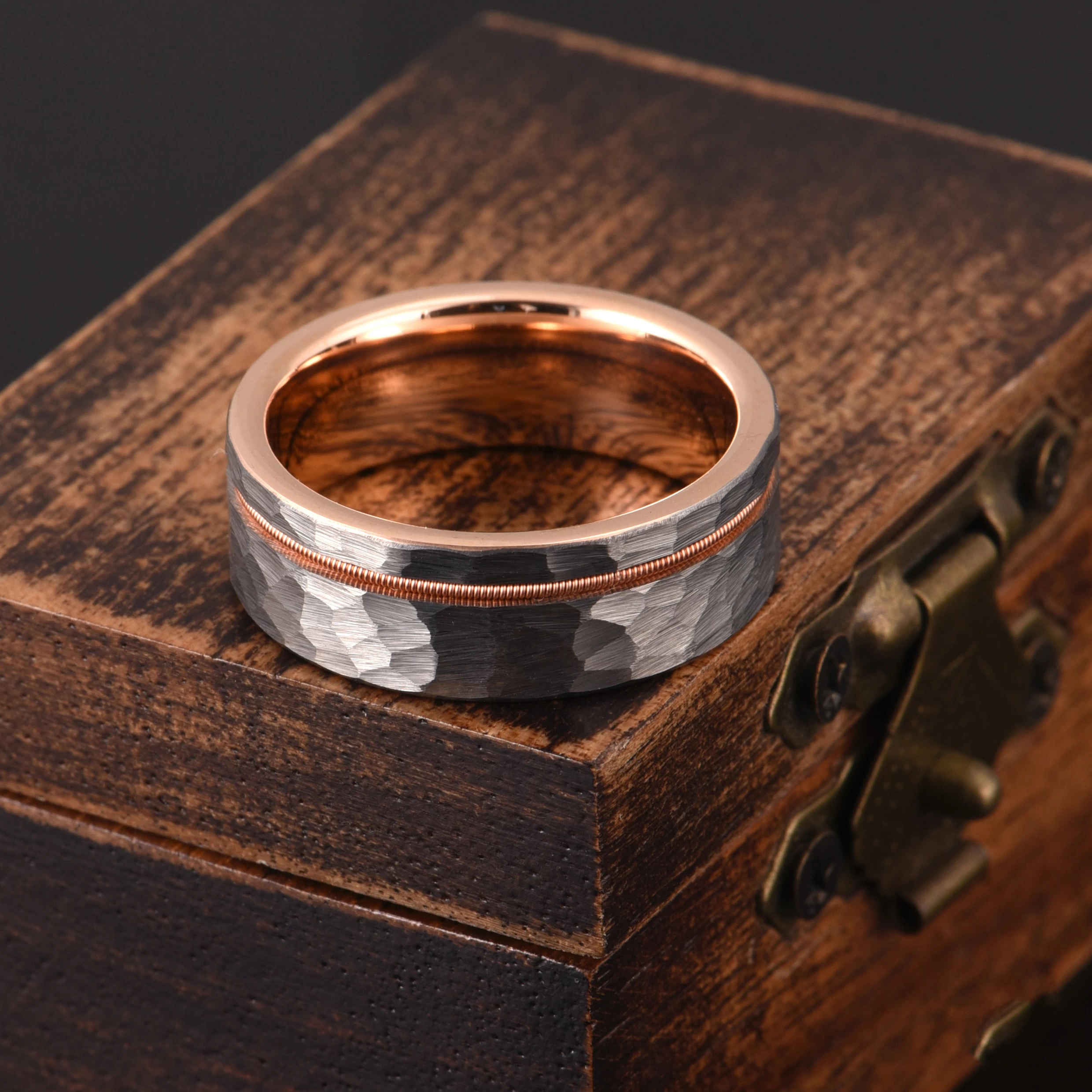 China Rose Gold Tungsten Carbide Anning Fabricante China