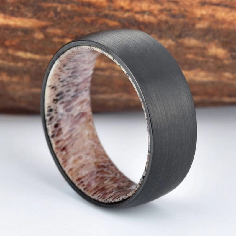 Incredibile anello in carburo di tungsteno nero a cupola a cupola a 8 mm con antler Inner Band Cina Produttore