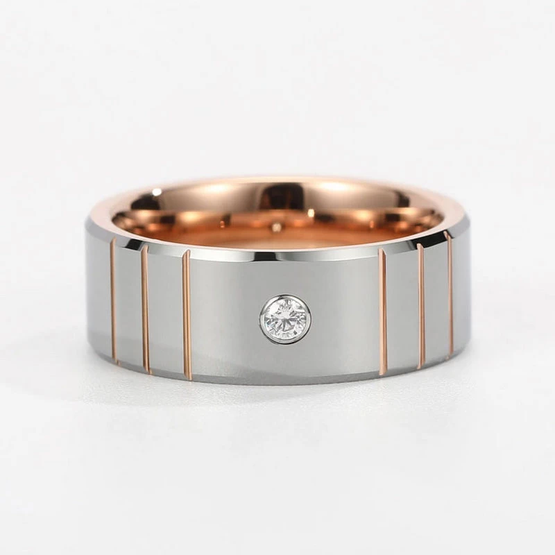 Chine Bandes de mariage populaires pour hommes rainurées de 8 mm, or rose poli et argent, bords plats et biseautés, bague en tungstène avec incrustation de pierres blanches CZ Fabricants