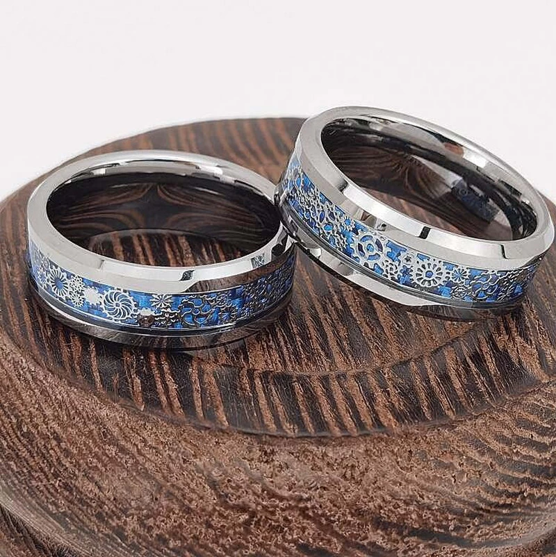 Anello di tungsteno in stock Popolare Anello da uomo piatto in carburo di tungsteno lucido da 8 mm Anello in fibra di carbonio blu scuro satinato e inserto in argento per ingranaggi Produttori cinesi