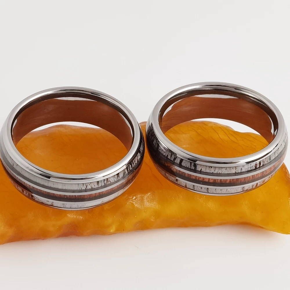 Wolframring mit niedrigem MOQ auf Lager Beliebte 8 mm hochglanzpolierte gewölbte Wolfram-Eheringe mit Holz- und Geweiheinlage China-Lieferant