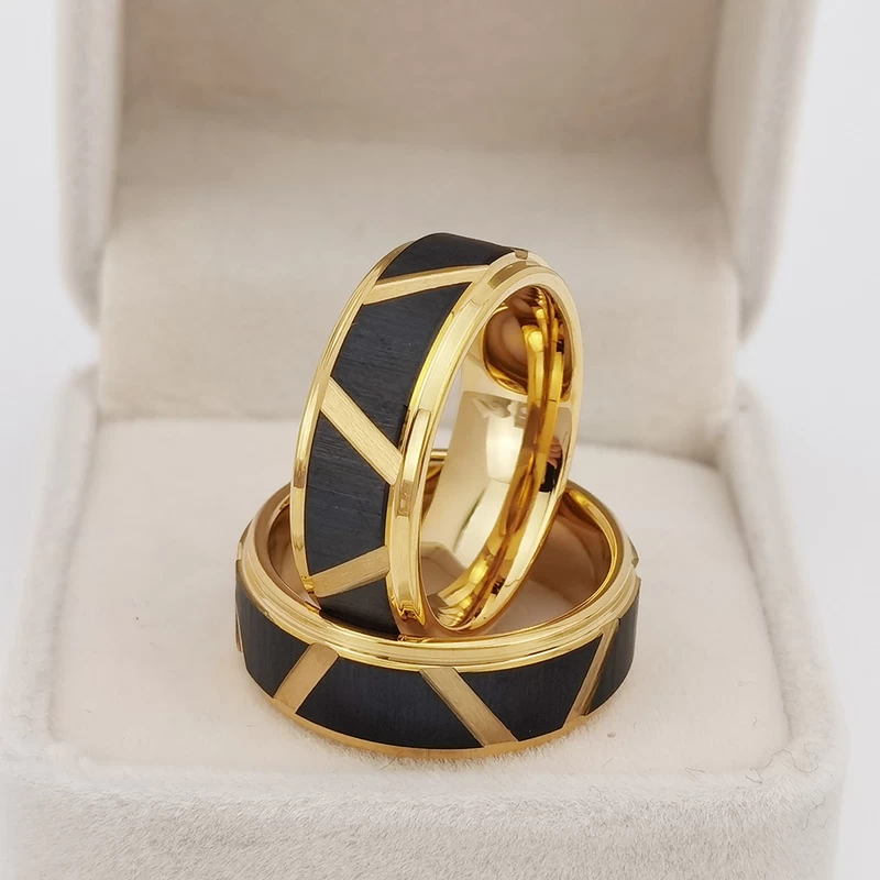 Wolframring auf Lager Beliebter 8 mm hochglanzpolierter und kreuzgebürsteter Wolframkarbidring mit flachen und gestuften Kanten in Schwarz und Gold mit Rillen China Hersteller