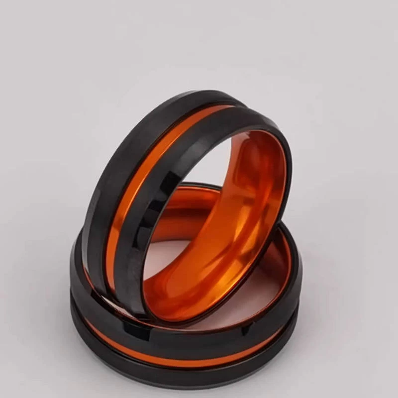 Anello di tungsteno in stock Popolare 8mm Alto lucido e spazzolato Bordi piatti e smussati Anello in carburo di tungsteno nero e alluminio arancione Produttori cinesi