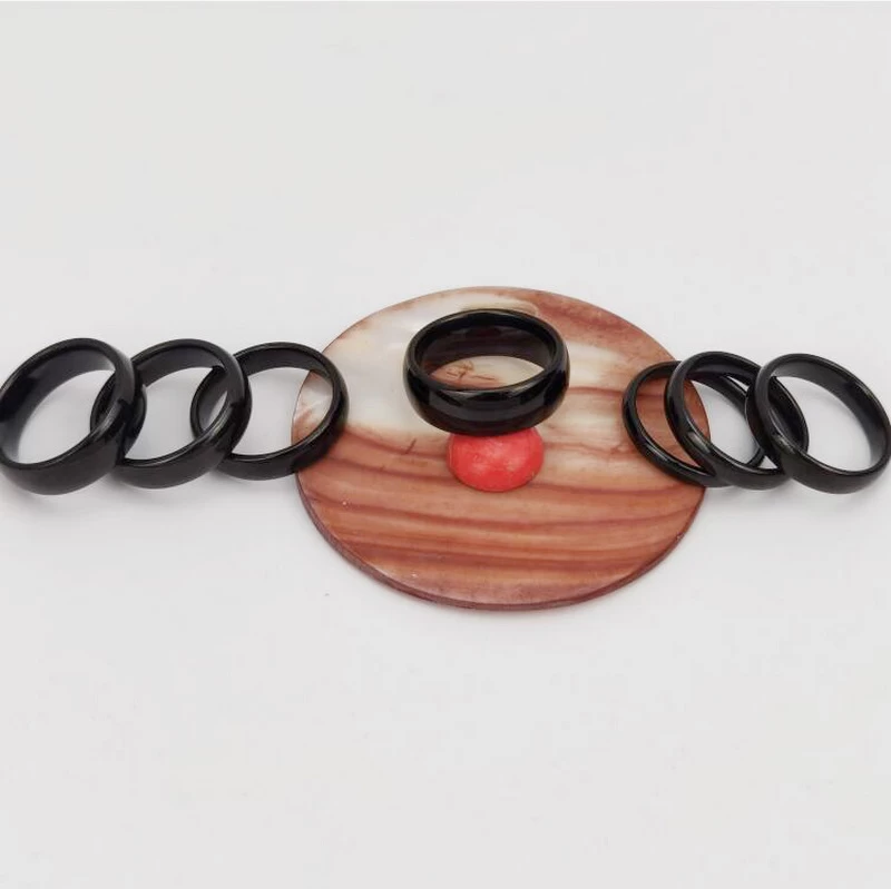 Wolframring auf Lager Beliebter 2 mm gewölbter schwarzer Wolframkarbidring Herren Eheringe China Hersteller