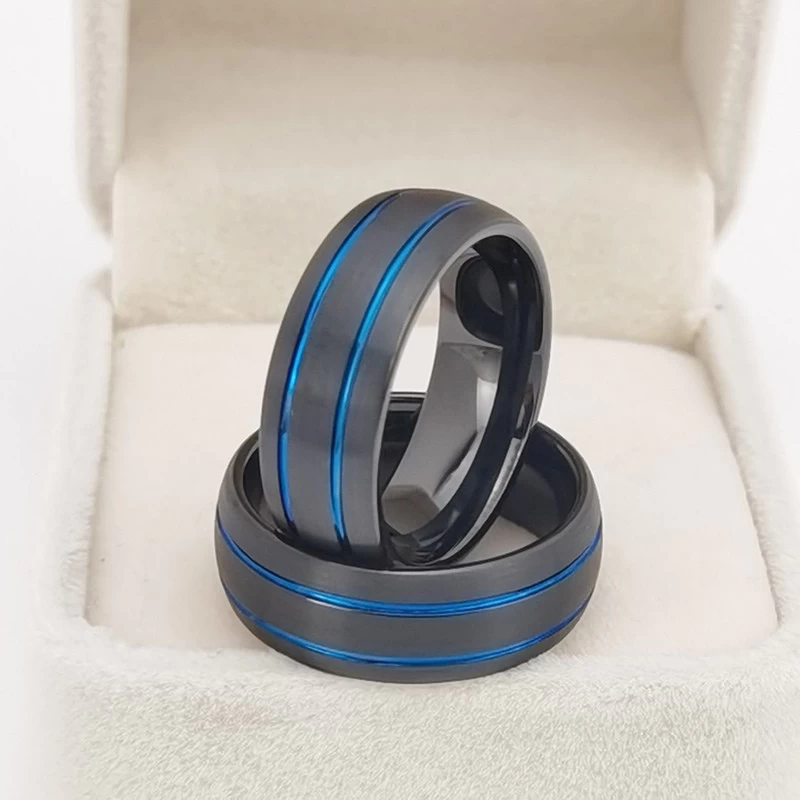 Anello di tungsteno in stock Popolare Anello in carburo di tungsteno nero e blu spazzolato a cupola da 8 mm con due linee blu Fedi nuziali da uomo bicolore Cina Produttore