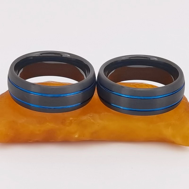 Anello di tungsteno in stock Popolare Anello in carburo di tungsteno nero e blu spazzolato a cupola da 8 mm con due linee blu Fedi nuziali da uomo bicolore Cina Produttore