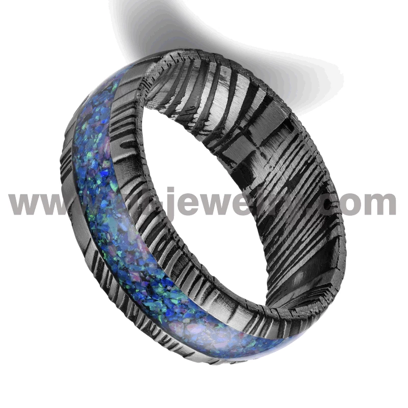 Fedi nuziali in acciaio damasco nero dal design unico Anello in acciaio damasco nero a cupola con intarsio in opale blu Fabbrica cinese