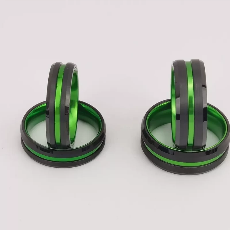 Wolframring auf Lager Beliebte 6 mm hochglanzpolierte und gebürstete flache und abgeschrägte Kanten aus schwarzem Wolframkarbid und grünem Aluminiumring China Hersteller