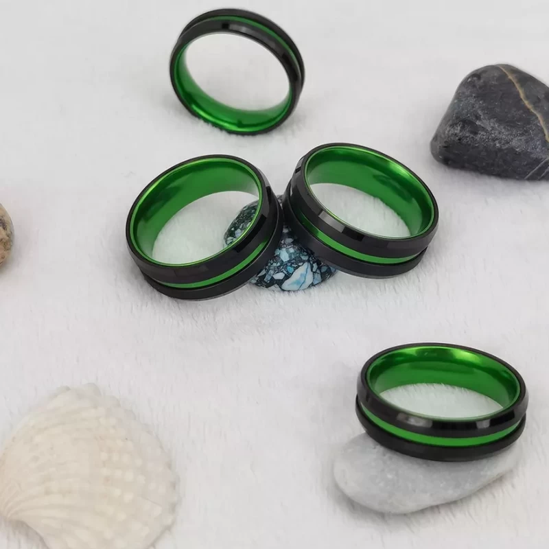 Wolframring auf Lager Beliebte 6 mm hochglanzpolierte und gebürstete flache und abgeschrägte Kanten aus schwarzem Wolframkarbid und grünem Aluminiumring China Hersteller