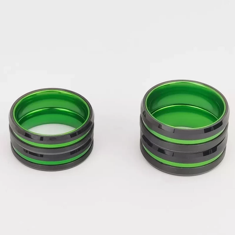 Chine Anneau de tungstène en stock Populaire 8 mm de haut poli et brossé Bords plats et biseautés Carbure de tungstène noir et anneau en aluminium vert Fabricants