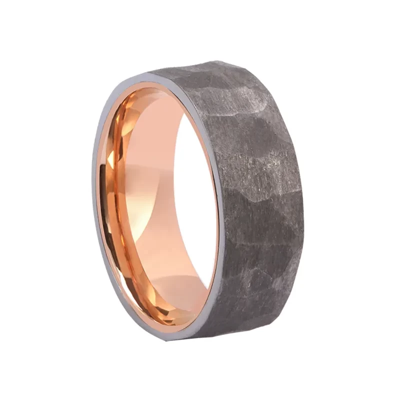 Chine Anneau de tantale gris brossé martelé de 8 mm à manches en or rose Bandes de mariage pour hommes Fabricants