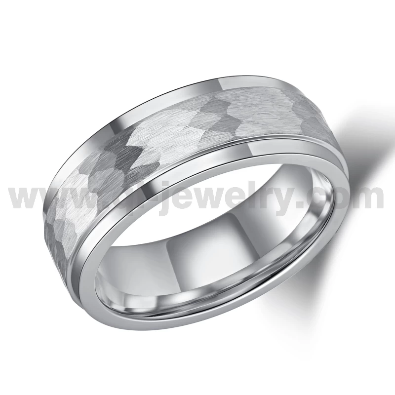 Chine 2023 Alliances de mariage en cobalt de style le plus récent 8mm martelé plat et bords d'étape Anneau de cobalt Fabricants
