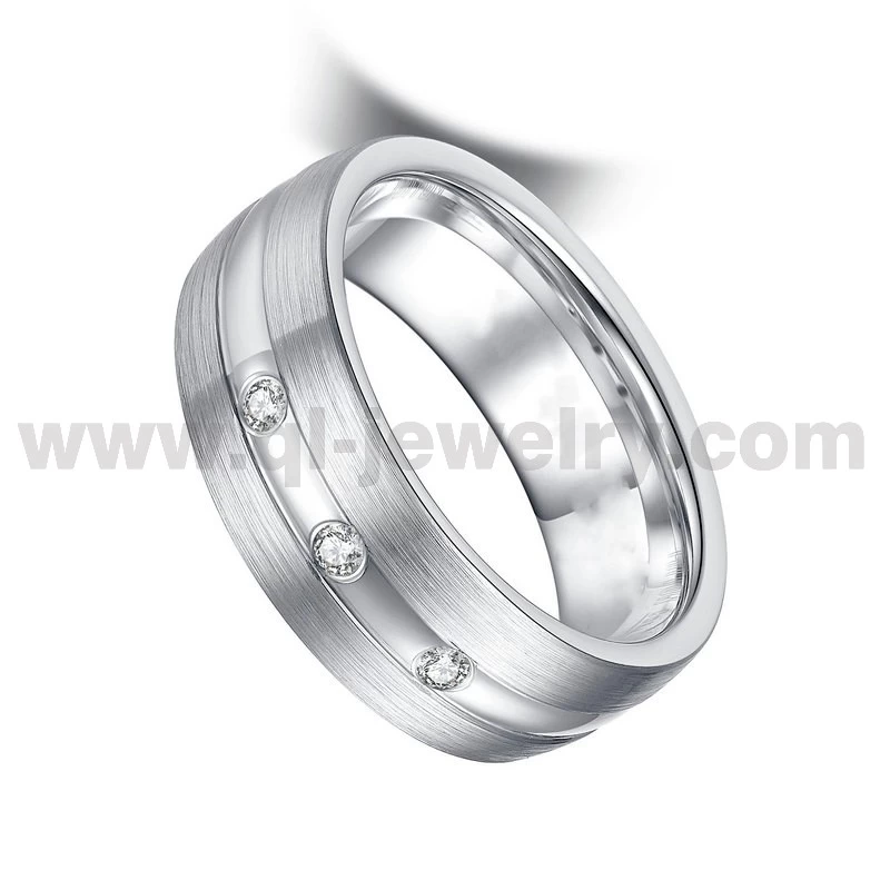 2024 Neue Designs 8 mm gewölbter gebürsteter Kobalt-Chrom-Ring mit 3 CZ-Steinen vom Channel China-Hersteller