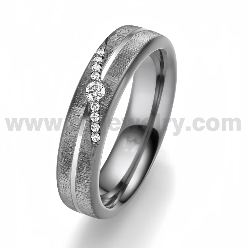 Anneaux de couple en tantale pur en métal rare 6 mm effet bois poli et brossé Anneau de tantale pur réglé avec des pierres CZ Chine Fabricant