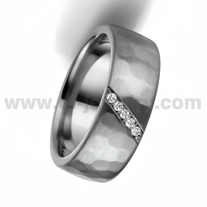 Rare Metal Pure Tantalum Couple Rings 8mm Domed Polished and Hammered Tantalum Ring Set with 4 Diamonds China Manufacturer