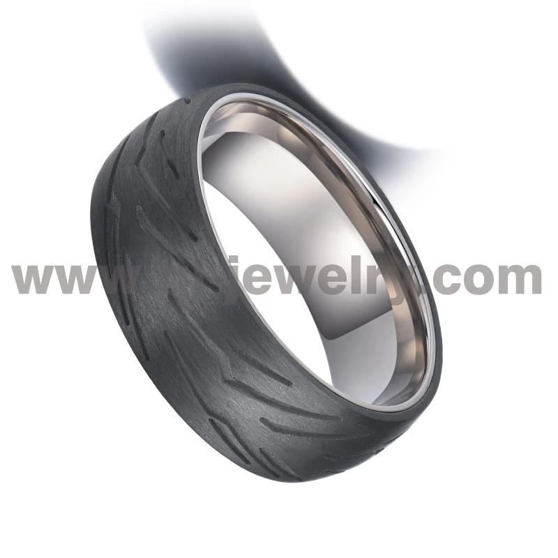 Schlichter und einzigartiger, massiver, geschmiedeter 8-mm-Ring mit graviertem Reifenmuster aus schwarzer Kohlefaser und Titan-Ring, schwarze Reifen-Eheringe