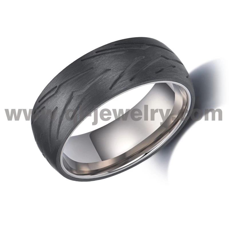 Schlichter und einzigartiger, massiver, geschmiedeter 8-mm-Ring mit graviertem Reifenmuster aus schwarzer Kohlefaser und Titan-Ring, schwarze Reifen-Eheringe