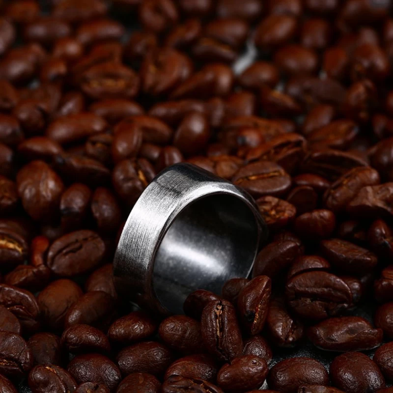 Gioielli retrò alla moda all'ingrosso maschile e femminile in acciaio europeo e americano semplice e semplice produttore di porcellane Silver Silver Ring.