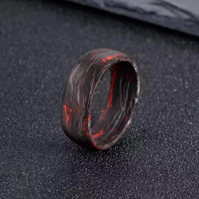 Materiales de alta calidad anillo de boda de fibra de carbono forjado de burl rojo para hombres Fabricante de China
