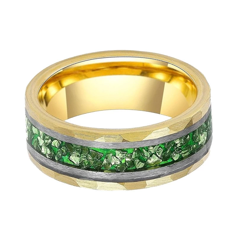 8 mm goldener Kantenkanten -Wolframring mit grünem Kiesstein -Herren -Wolfring Ring Professioneller Lieferant eingelegt