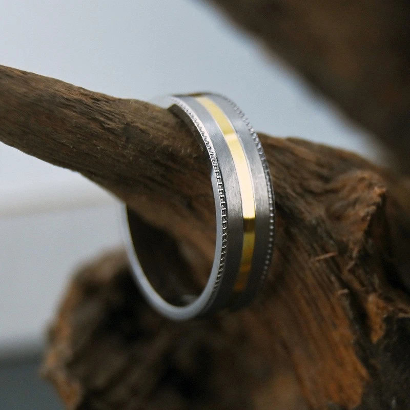 Tantal-Eheringe mit Goldkanal für Paare im Großhandel – seltene passende Metallringe mit ausgezeichneter Korrosionsbeständigkeit, China-Lieferant