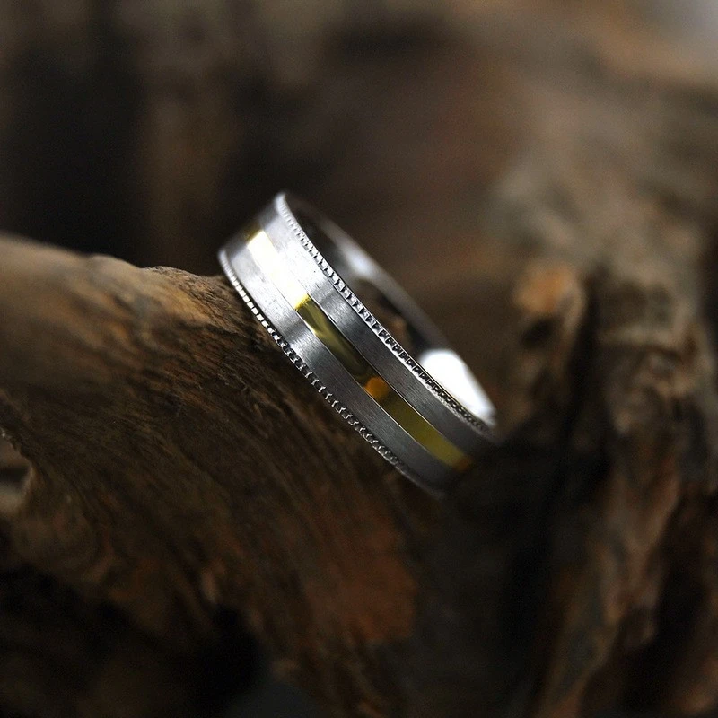 Tantal-Eheringe mit Goldkanal für Paare im Großhandel – seltene passende Metallringe mit ausgezeichneter Korrosionsbeständigkeit, China-Lieferant