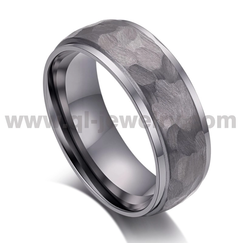 8 mm breiter Ring aus reinem Tantal, handgehämmerte Textur, direkt ab Werk und anpassbar