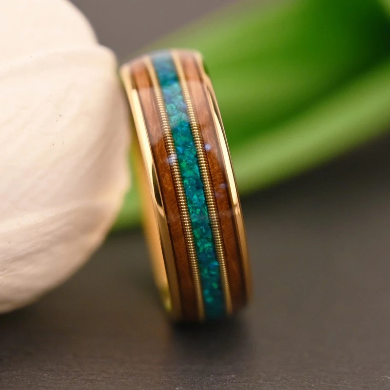 Premium 8mm Electroplated Gold Tungsten Wedding Ring with Spherical Malachite Inlay - Barrel-Shaped Guitar String Design
