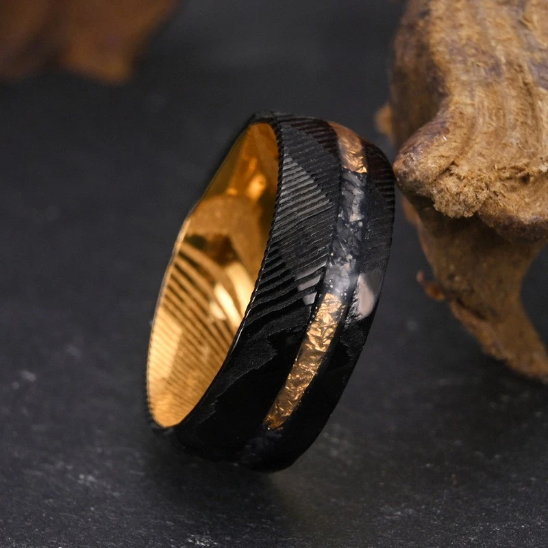 Bague pour hommes en acier Damas de 8 mm, avec incrustation de météorite et finition noircie, vente en gros
