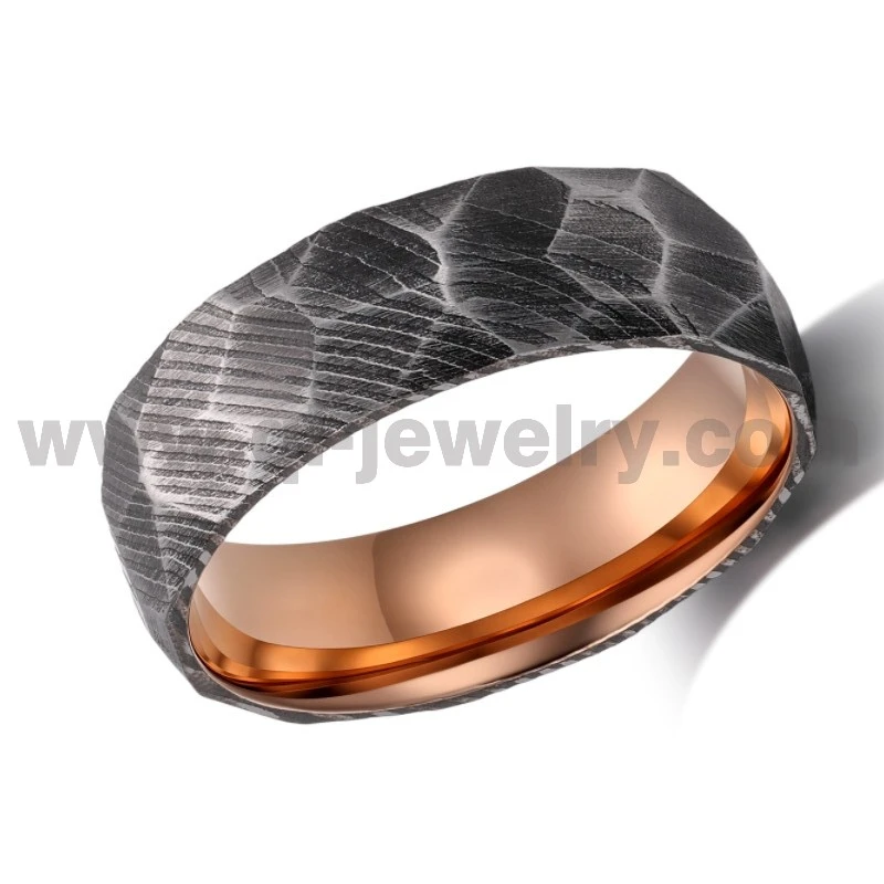 B2B Wholesale Anillo de bodas de acero damasco de 8 mm de ancho en oro rosa y negro para hombres | Banda galvanizada con textura martillada