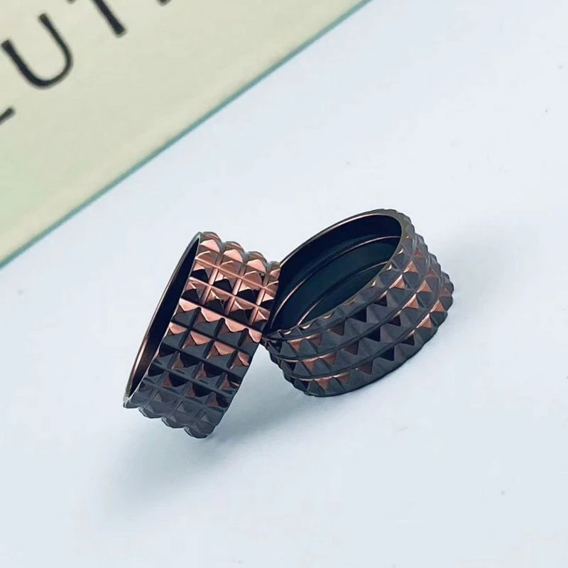 Wholesale Pyramid-Cut Zirconia Ceramic Rings for Fashion Jewelry & Watch Accessories