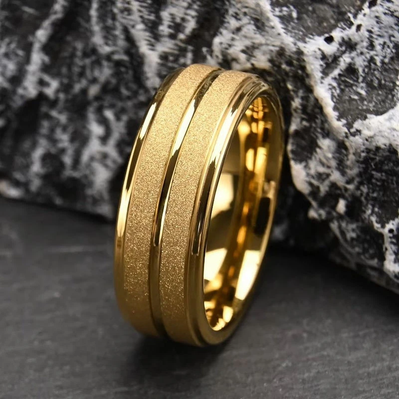 8mm Tungsten Carbide Men's Ring with Flat/Step Edge & 18K Gold Plating | OEM Manufacturer