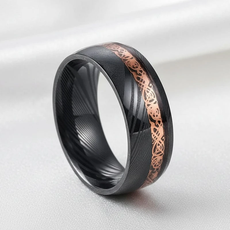 Fede nuziale premium da uomo in acciaio damasco nero con intarsio di drago celtico in oro rosa da 8 mm