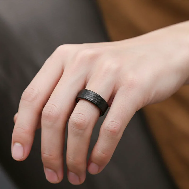 Industrial-Grade 8mm Black Hammered Tungsten Ring with Rose Wood Inlay – Comfort Fit Unisex Wholesale Jewelry for Wedding & Anniversary