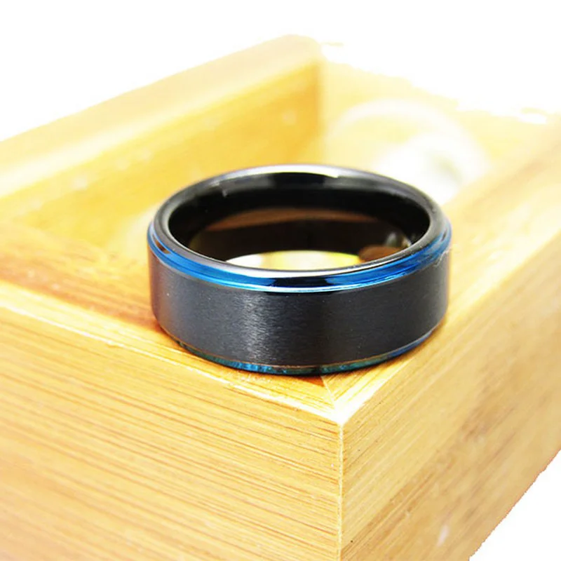 Alliances en tungstène bicolore noir et bleu de 8 mm en vrac avec bords plats et étagés