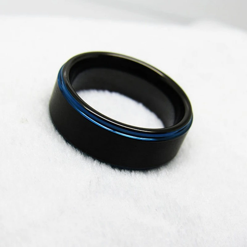 Alliances en tungstène bicolore noir et bleu de 8 mm en vrac avec bords plats et étagés