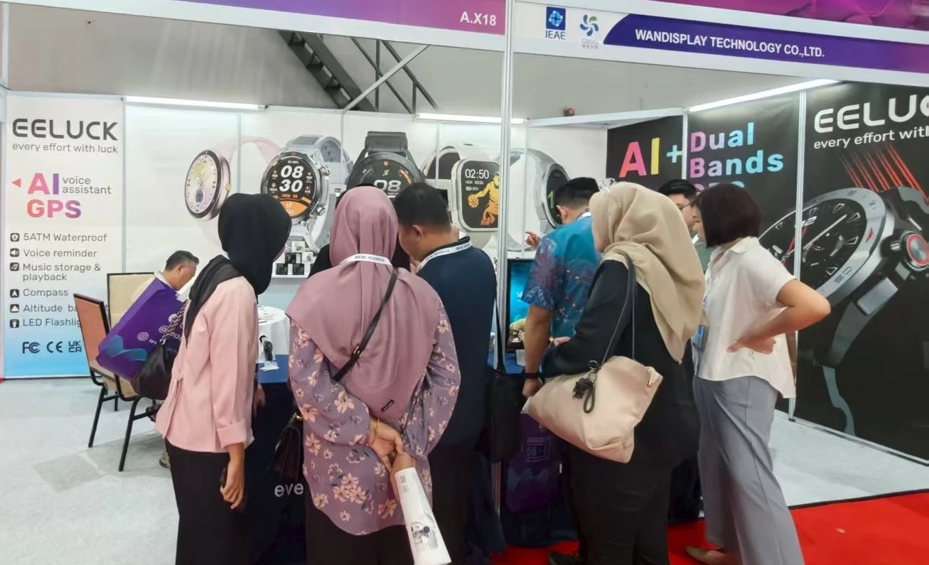 Eeluck Smartwatch Momentum Builds: Day 2 en IEAE 2025 SEALS INDUSTRY BUZZ en Yakarta!