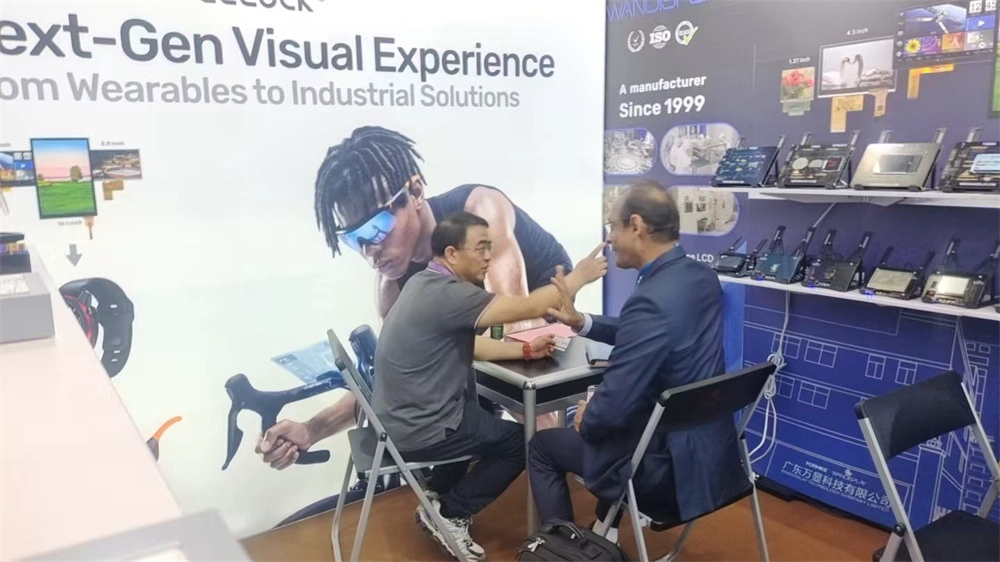 High brightness LCD display for outdoor applications on showcase