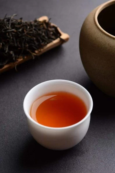 Le thé noir a-t-il un goût amer ?