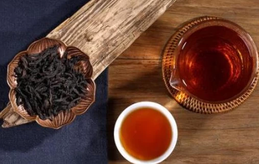 ჩინეთი განსხვავება Wuyi Rock ჩაისა და შავი ჩაის შორის მწარმოებელი