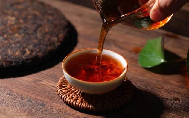 中国 なぜプーアル茶を茶粕にプレスする必要があるのですか? 1 メーカー