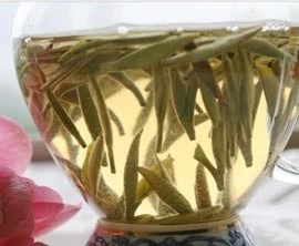 პრემიუმ ვერცხლის ნემსი თეთრი ჩაის ტორტი Baihao Yinzhen ჩაი