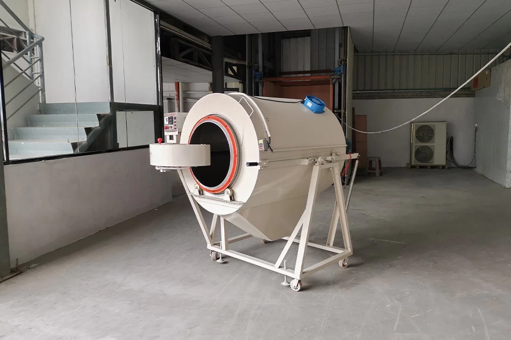 Hot air blowing tea lump deblocking & sieving machine