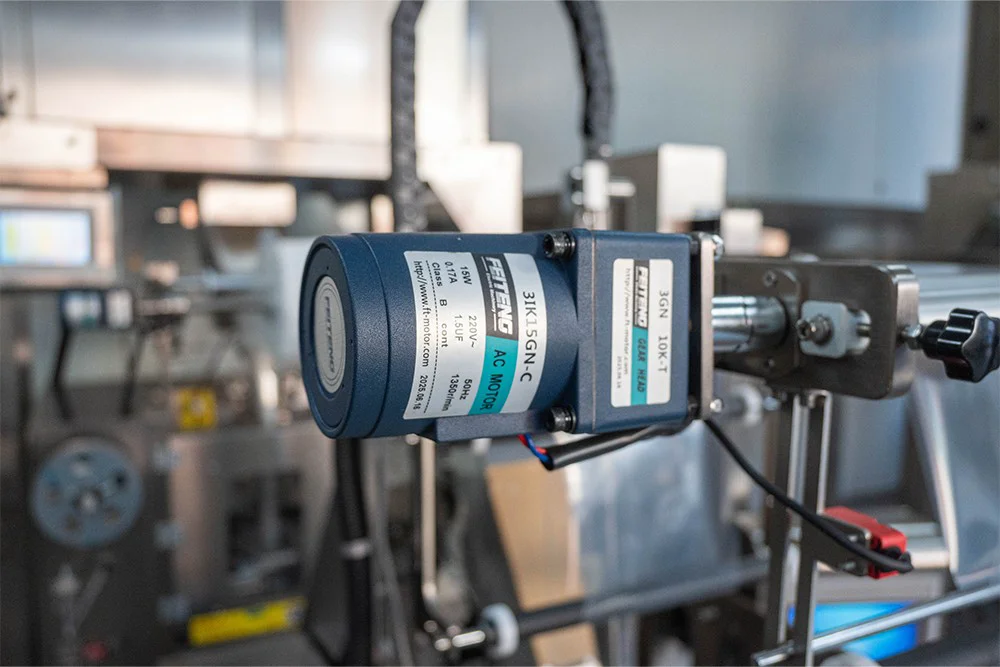 Automatic Triangle Tea Bag Packer with Outer Bag