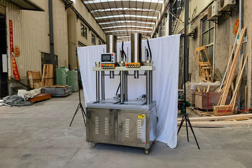 Tea cake pressing machine