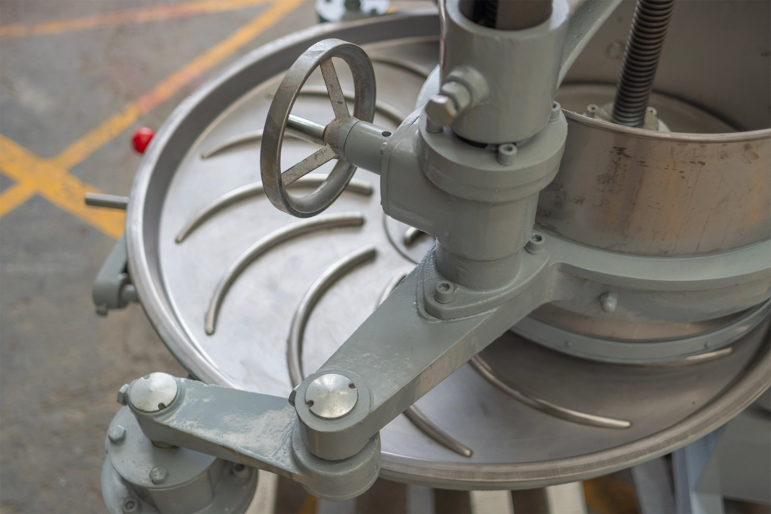 Stainless steel tea roller