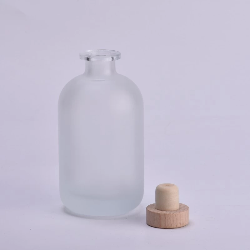 China frosted reed diffuser bottle with wooden stopper wholesale manufacturer