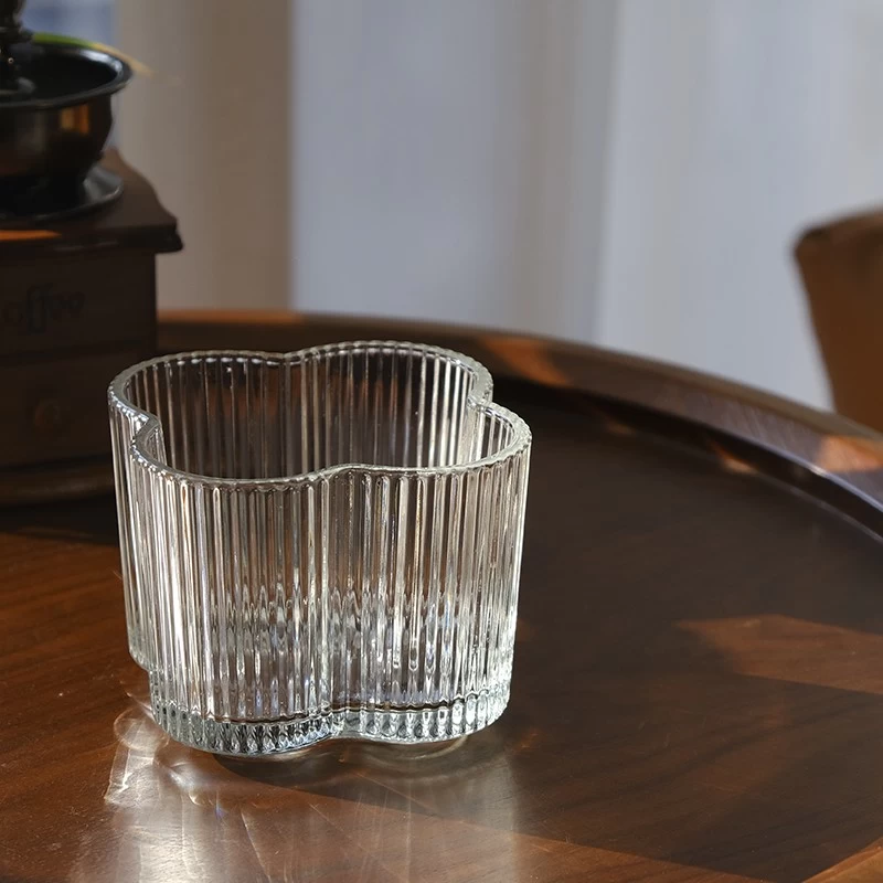 Wholesale Luxury Custom Flower Shaped Glass Cnadle Jars Beautiful Home Fragrance Scented Candle Glass