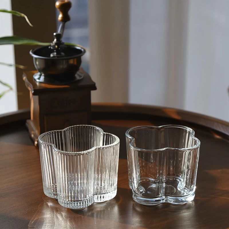 Wholesale Luxury Custom Flower Shaped Glass Cnadle Jars Beautiful Home Fragrance Scented Candle Glass