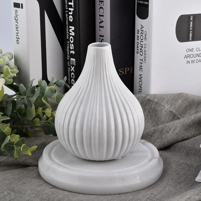 China supplier round white frosted reed aroma ceramic diffuser bottles